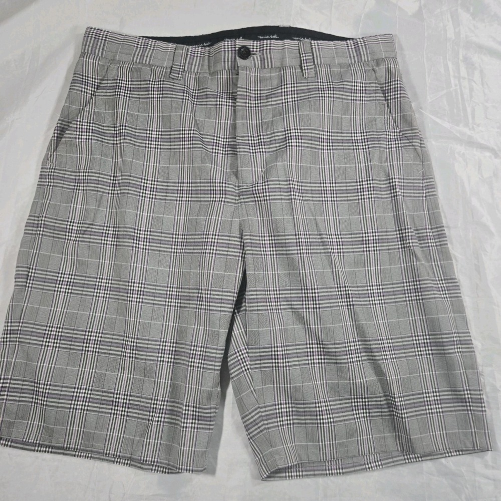 Travis Mathew Mens Plaid Golf Shorts Size 34 Gray Purple Flat Front Casual Stret